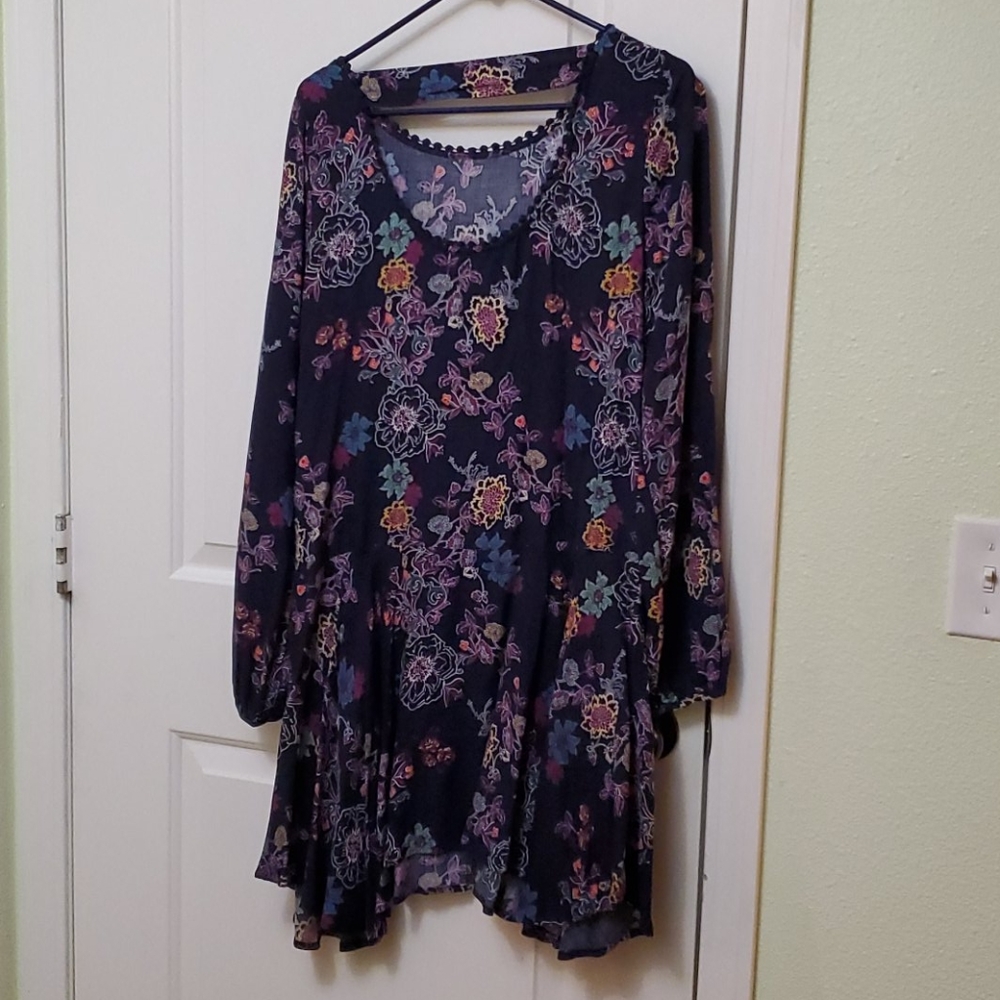 Dress - Picture 2 of 4